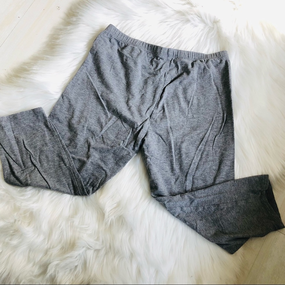5x$25 Falls Creek Solid Color Capri Leggings, 10-12 - Picture 3 of 3